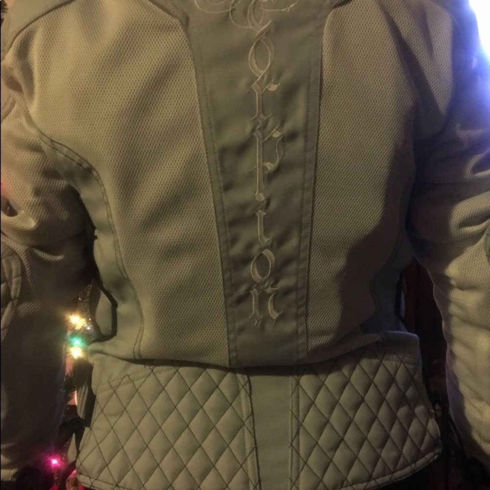 Lady's Riding Jacket - Picture 4 of 7